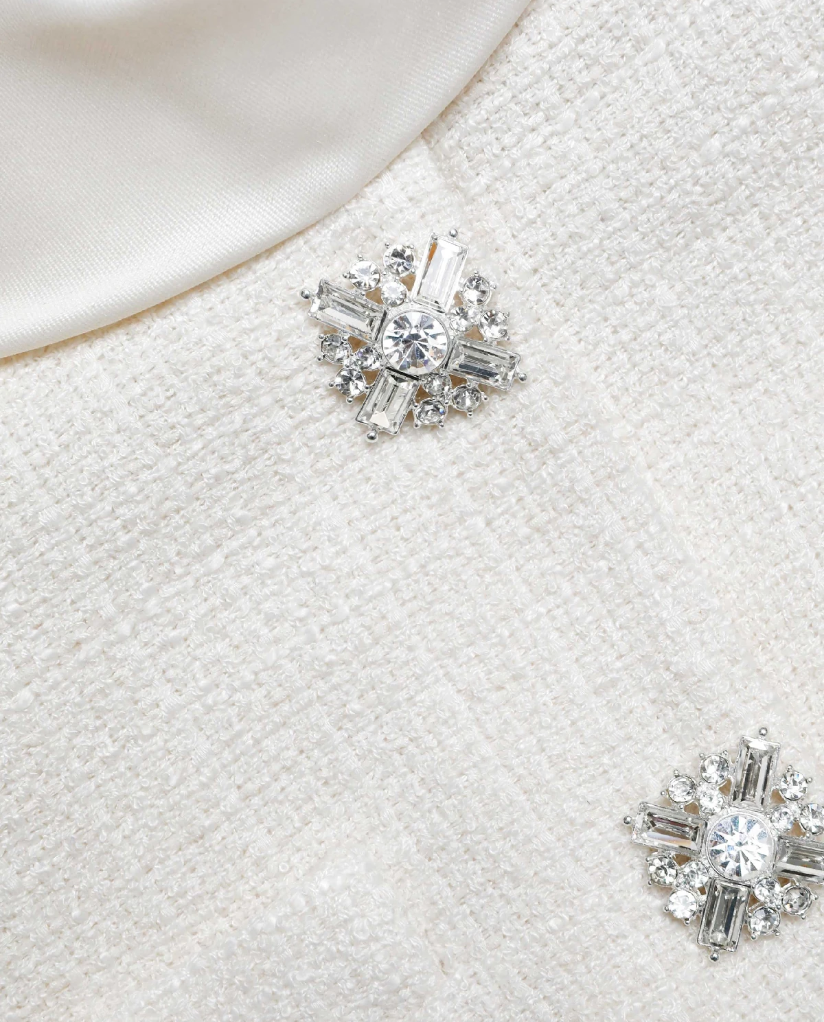 Kremowa mini sukienka - Image #4