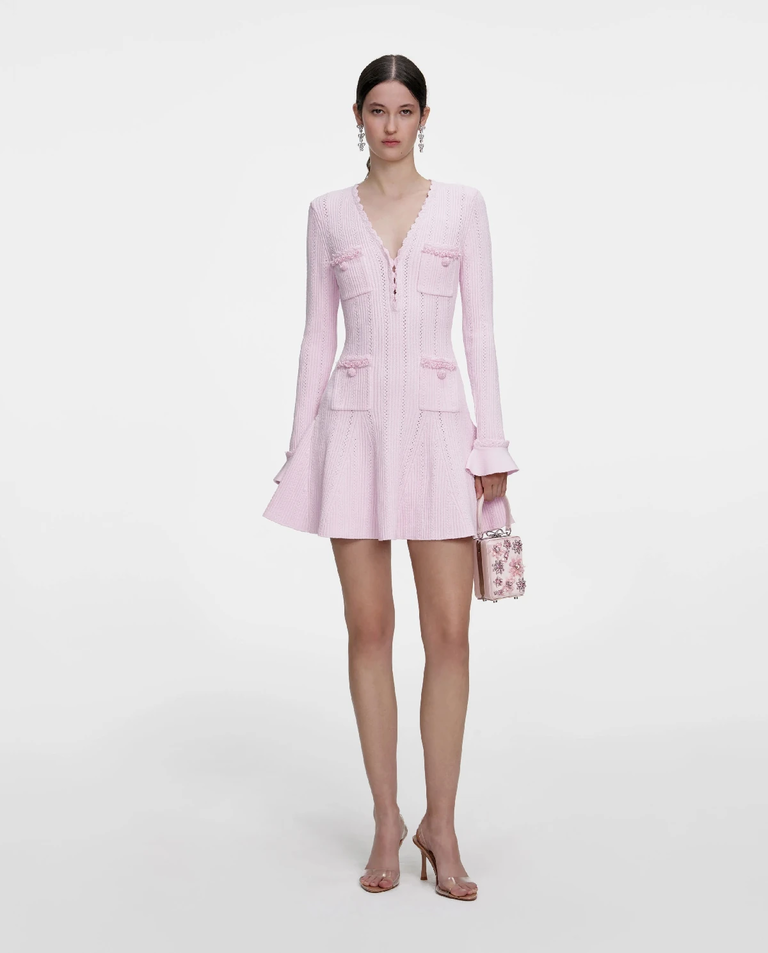 Jasnoróżowa dzianinowa sukienka mini