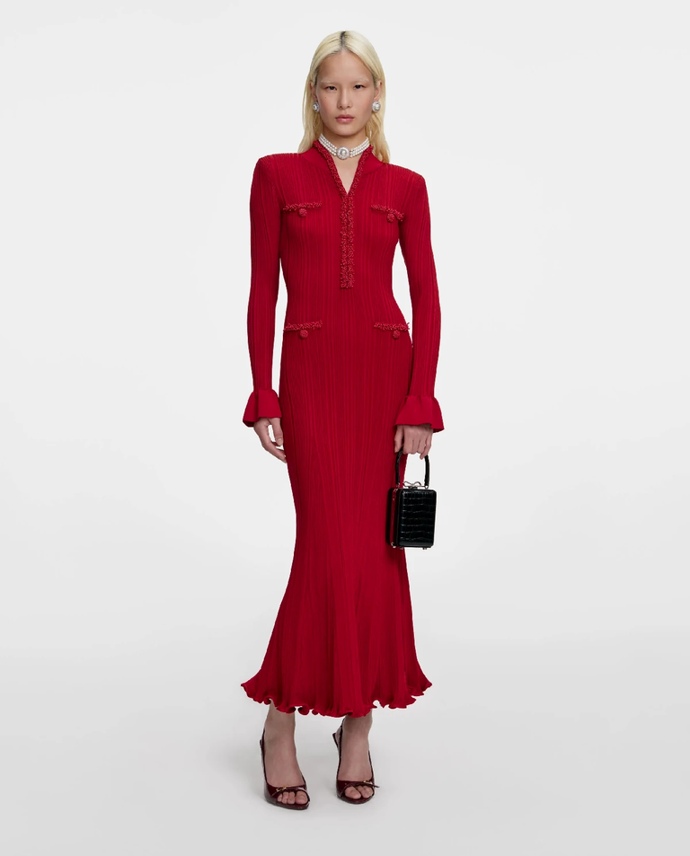 Czerwona dzianinowa sukienka midi