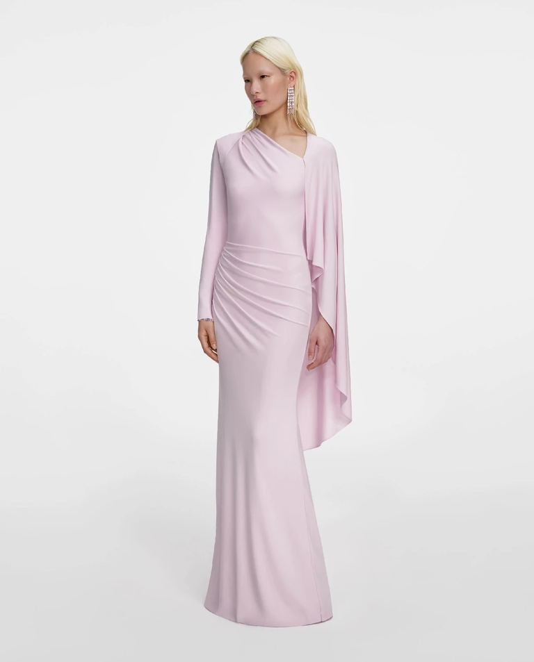 Jasnoróżowa sukienka maxi