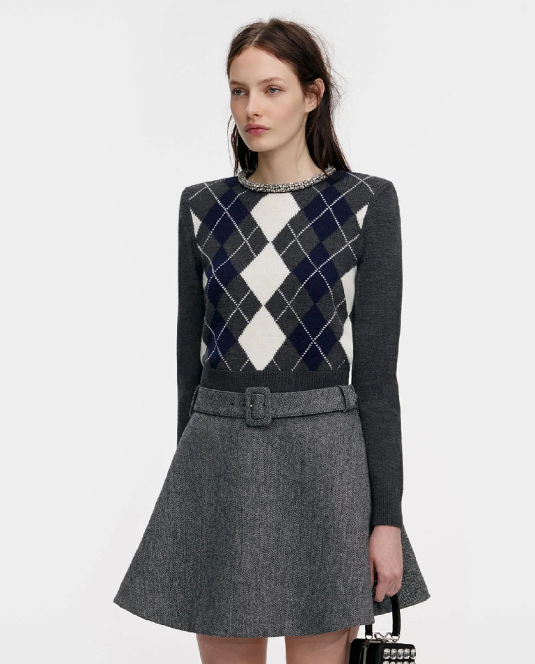 Szary sweter z kryształkami