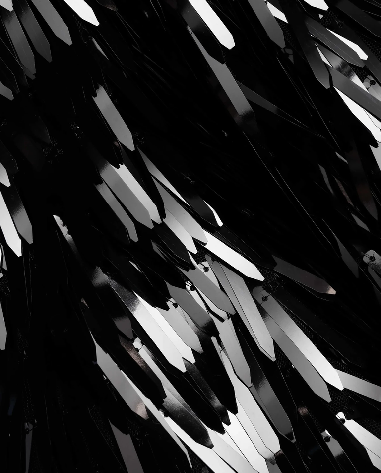 Czarny top z cekinami - Image #4