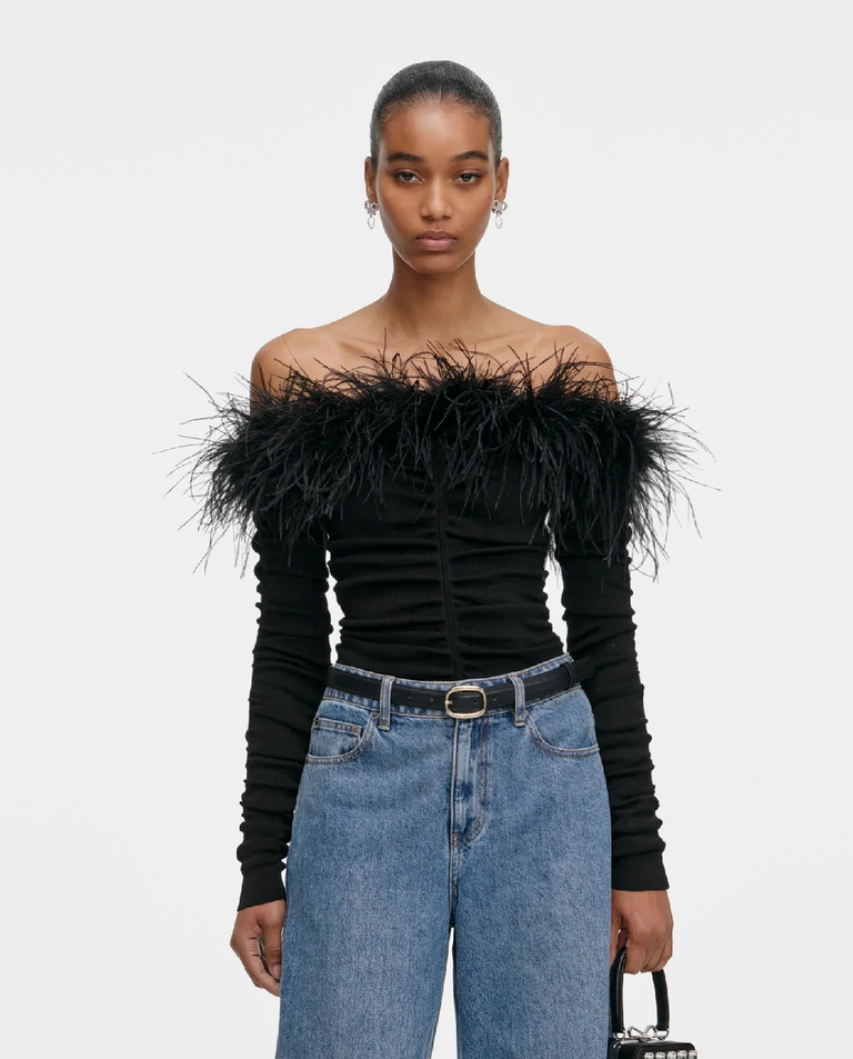 Czarny top z piórami