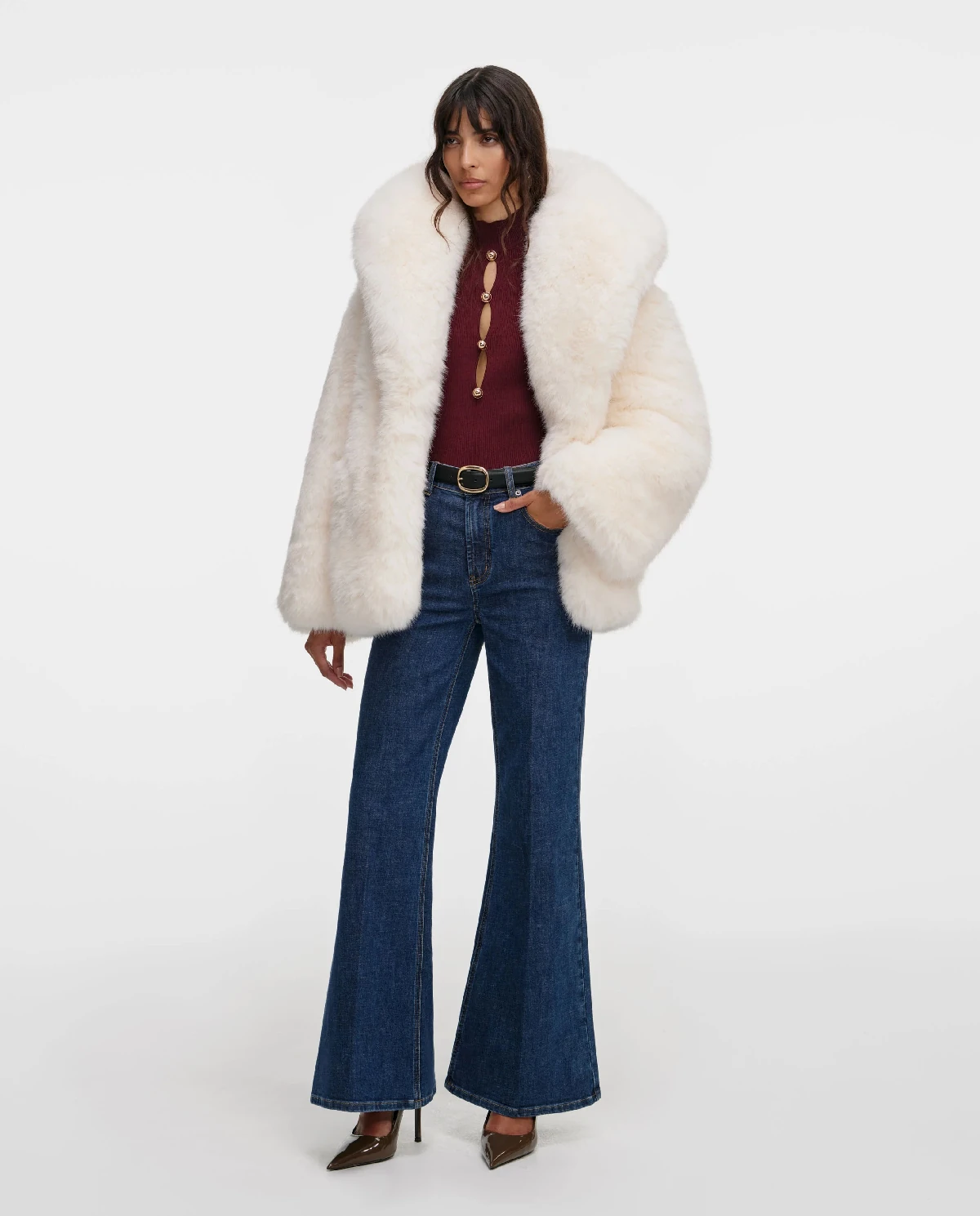 Biała futrzana kurtka - Image #1