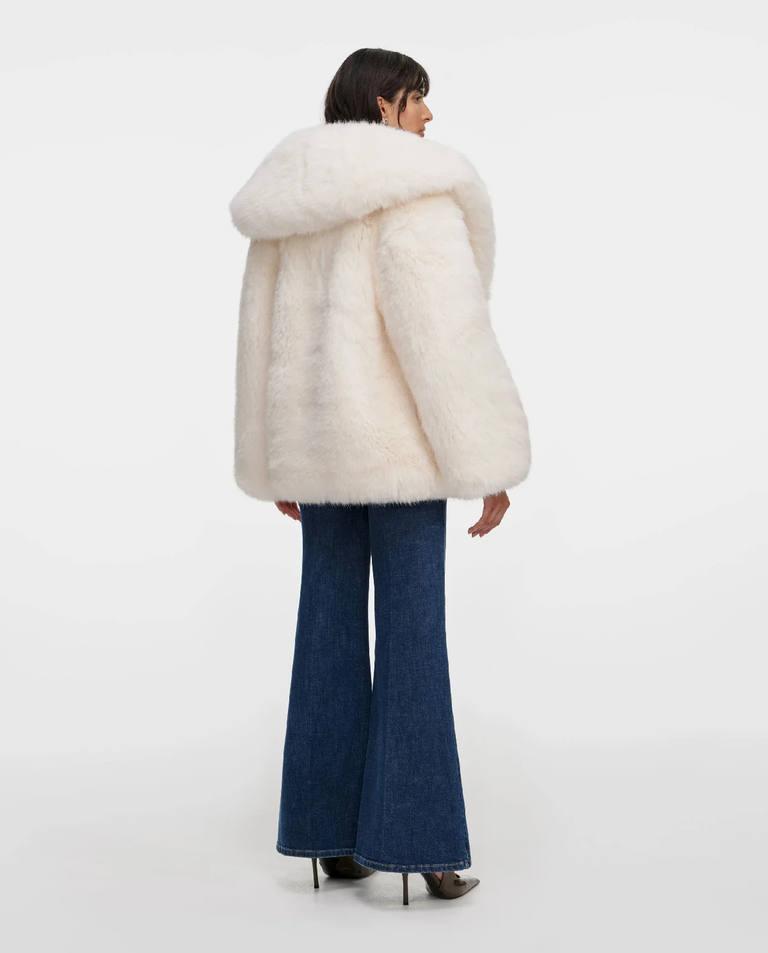 Biała futrzana kurtka - Image #2