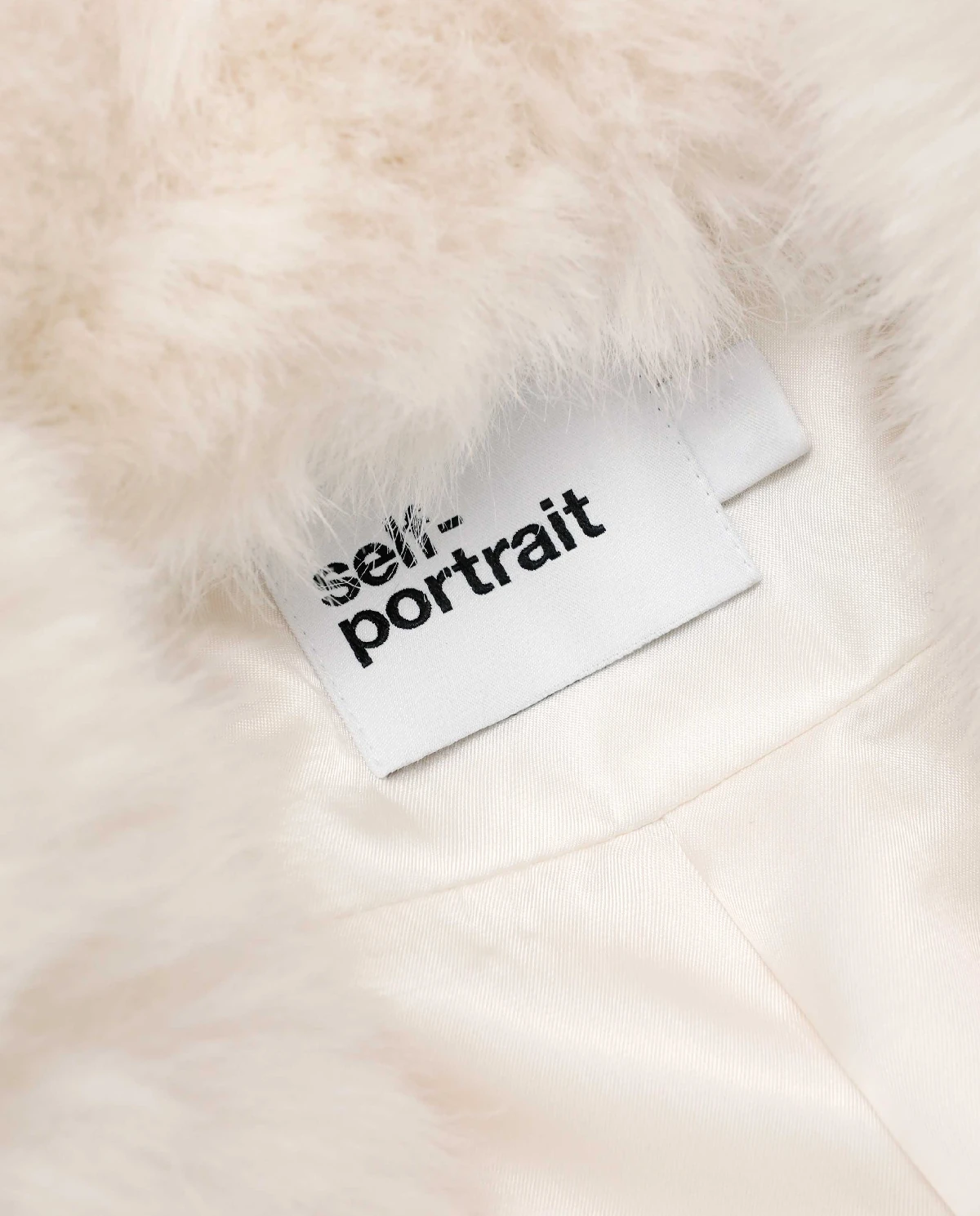 Biała futrzana kurtka - Image #4