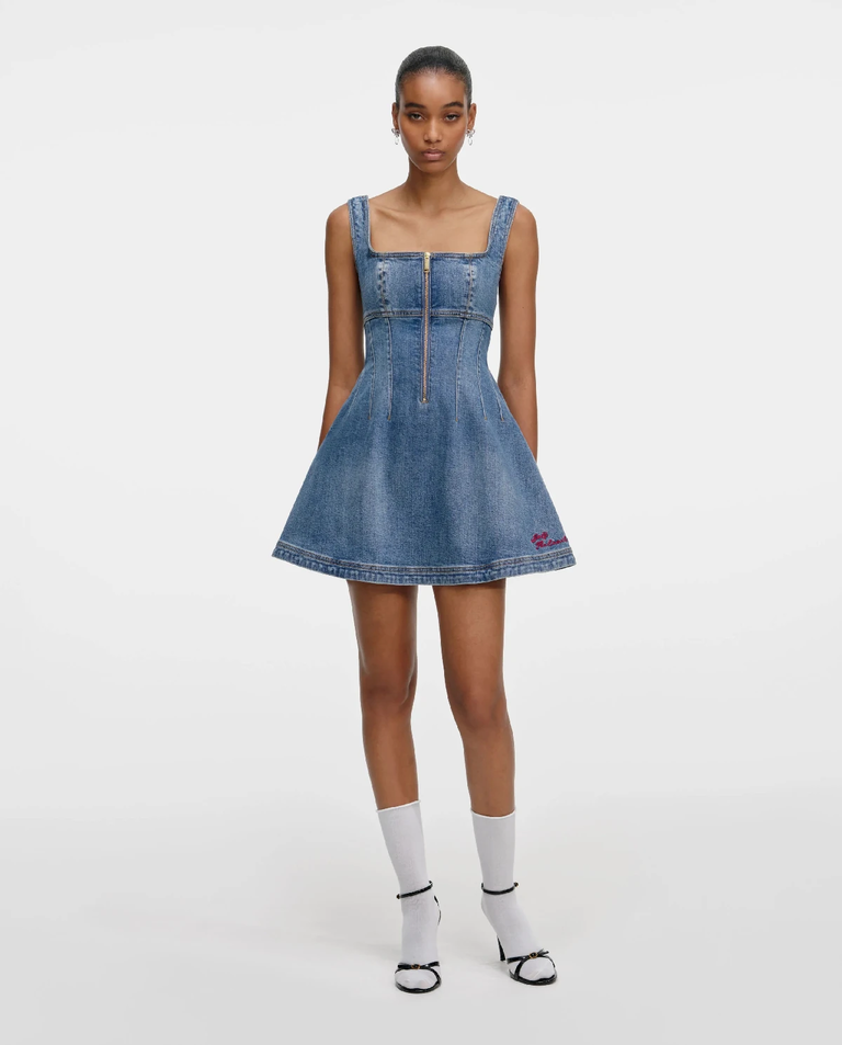 Niebieska jeansowa sukienka mini