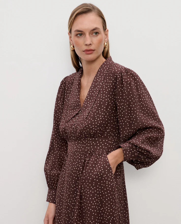 Jedwabna brązowa sukienka Avignon - Image #1