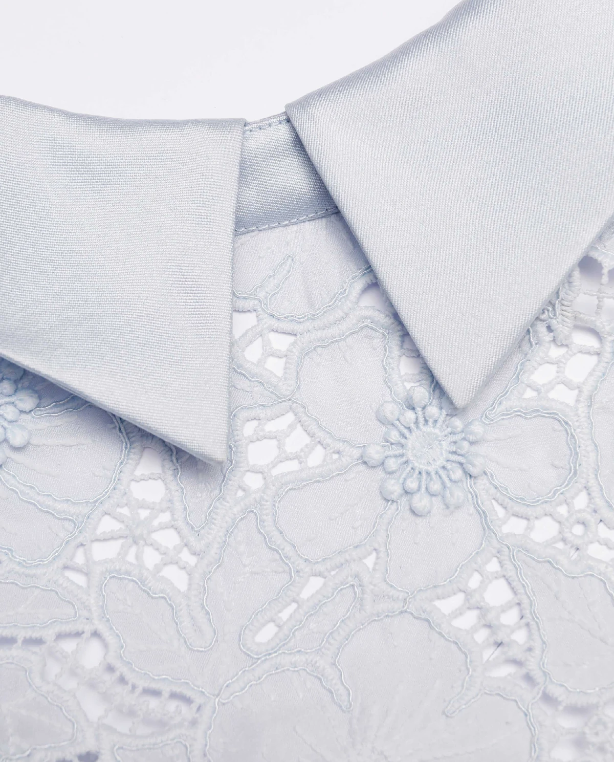 Niebieska koronkowa sukienka mini - Image #4