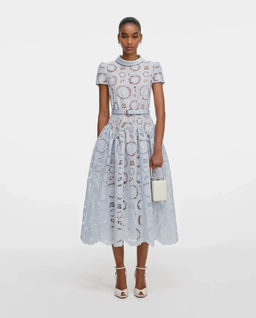 Jasnoniebieska koronkowa sukienka midi - Image #0