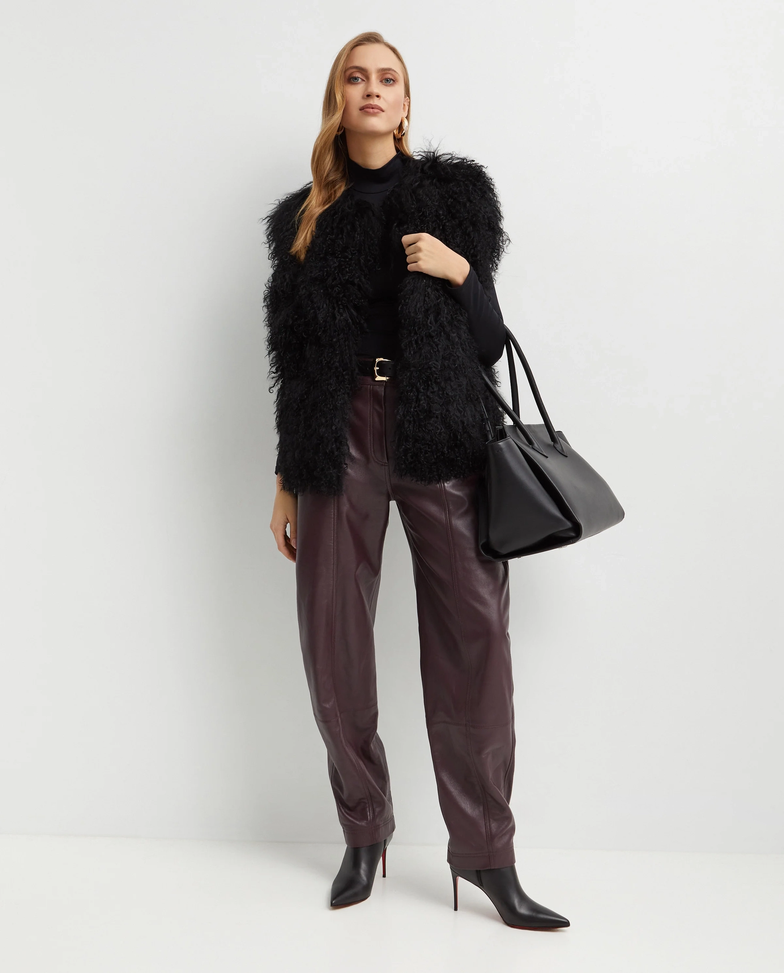 Czarna futrzana kamizelka - Image #2