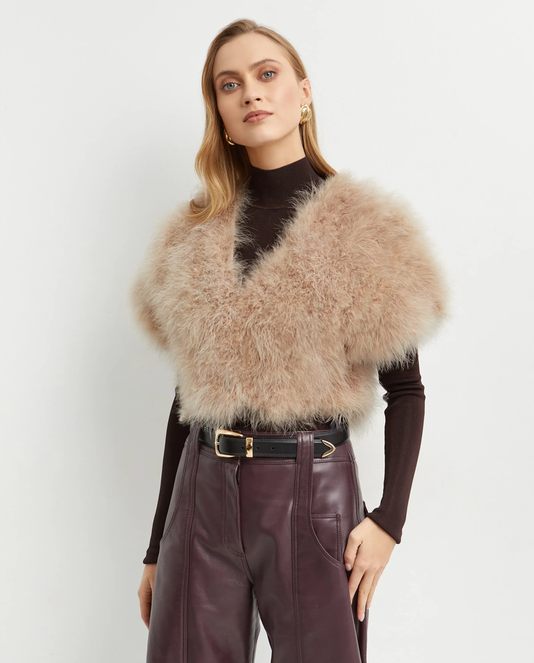 Beżowe bolerko z piór