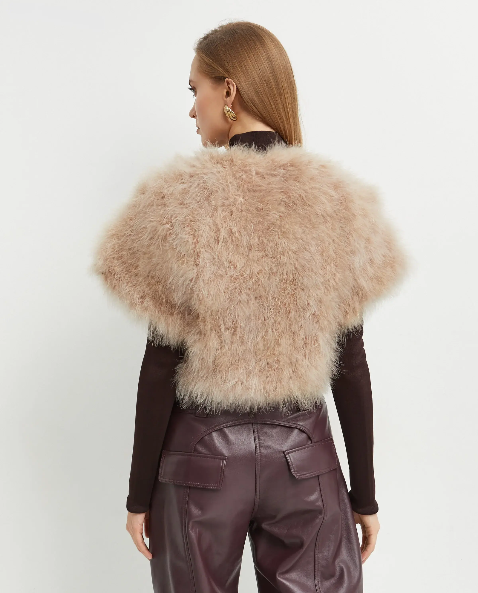 Beżowe bolerko z piór - Image #6