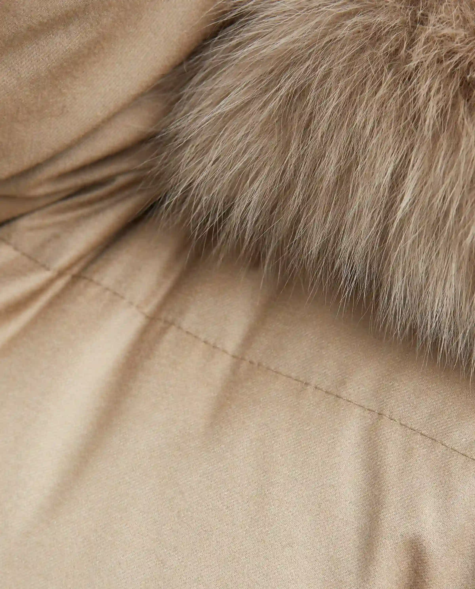 Beżowy bezrękawnik z kapturem - Image #4