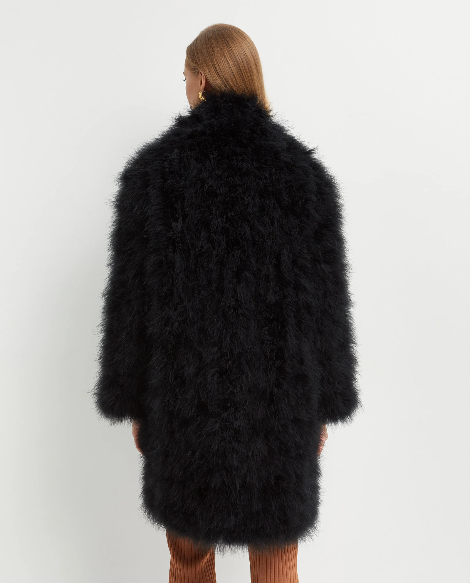 Czarny płaszcz z piór - Image #5