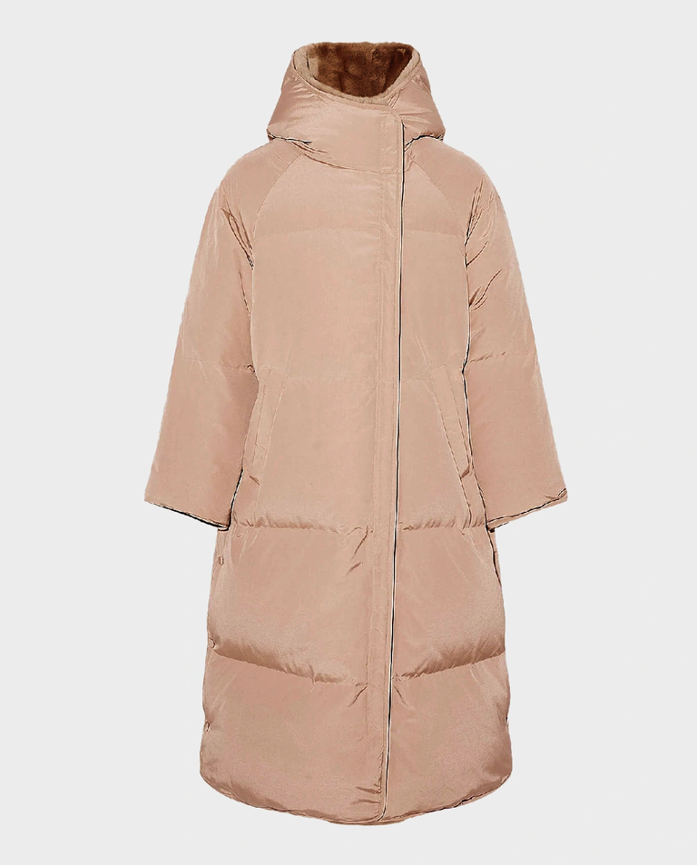 Pudroworóżowy płaszcz puchowy