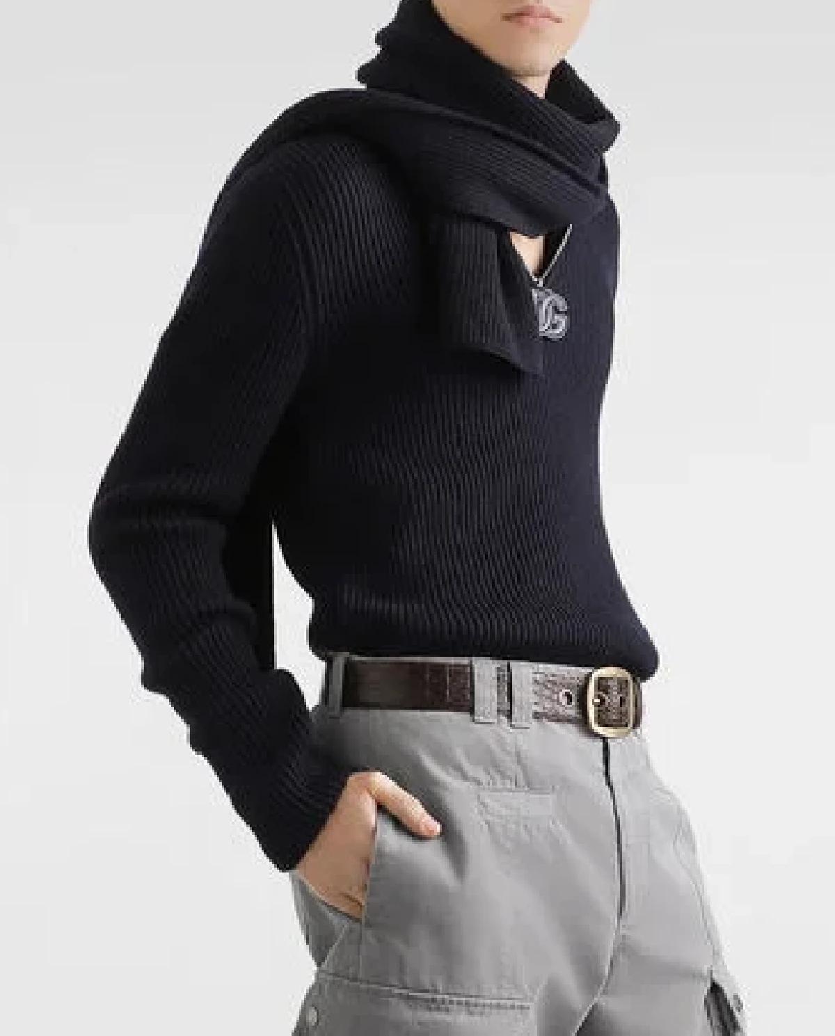 Granatowy sweter z suwakiem - Image #0