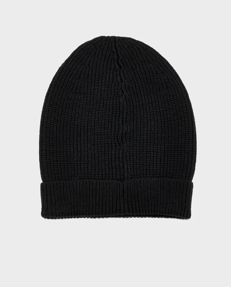 Czarna wełniana czapka