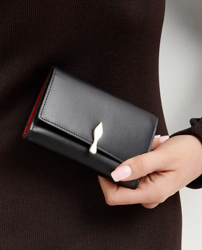 Czarne etui na karty Bettina