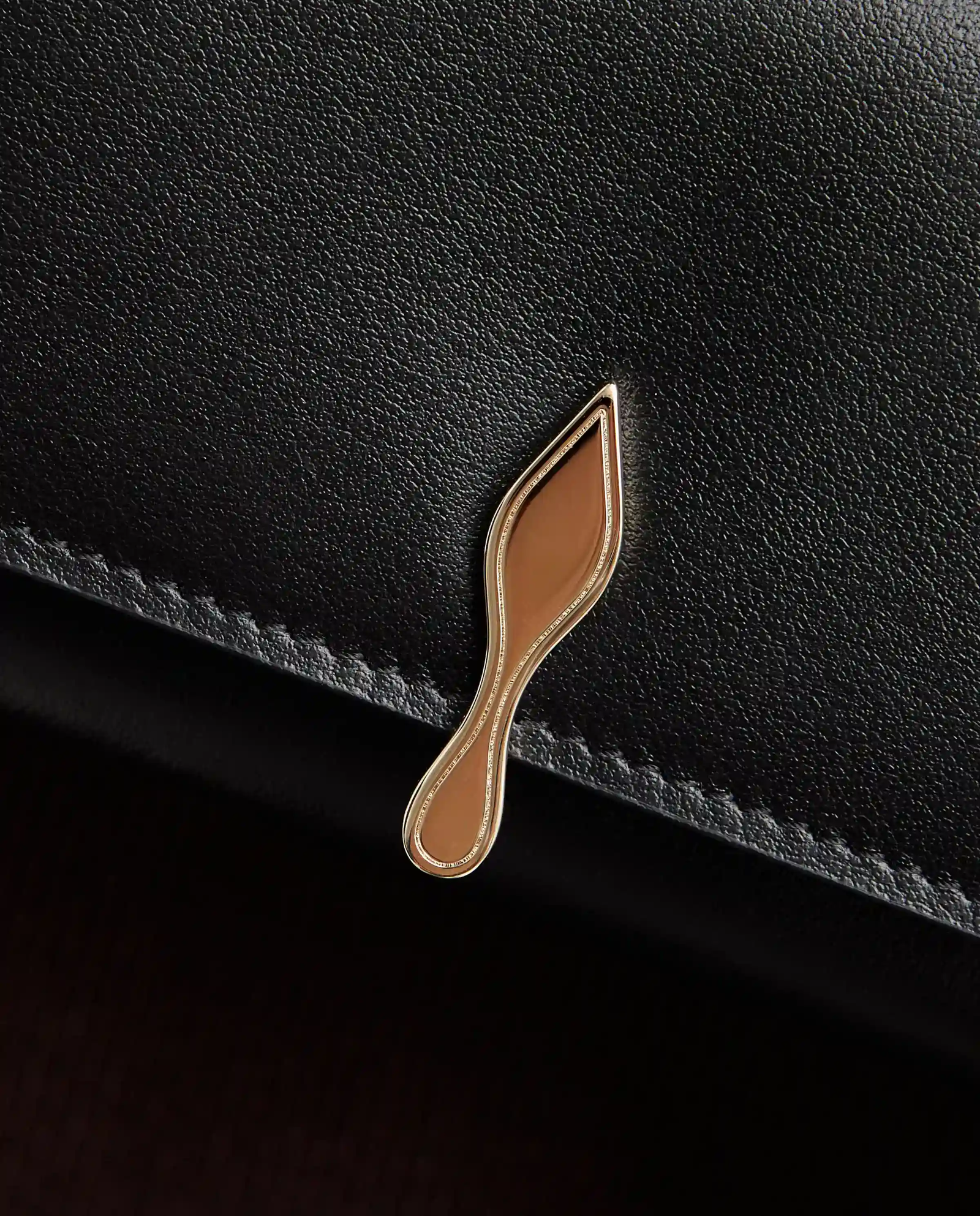 Czarne etui na karty Bettina - Image #1