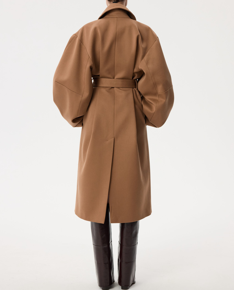 Brązowy płaszcz z fantazyjnymi rękawami - Image #4