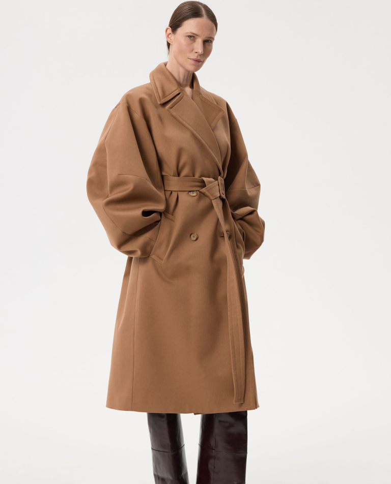 Brązowy płaszcz z fantazyjnymi rękawami - Image #5