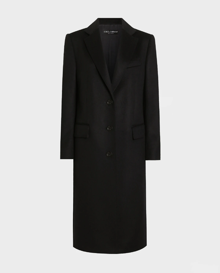 Czarny jednorzędowy płaszcz