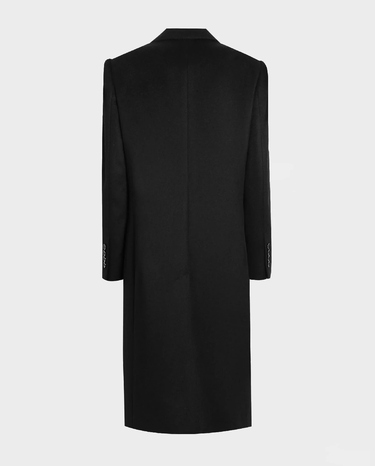 Czarny jednorzędowy płaszcz