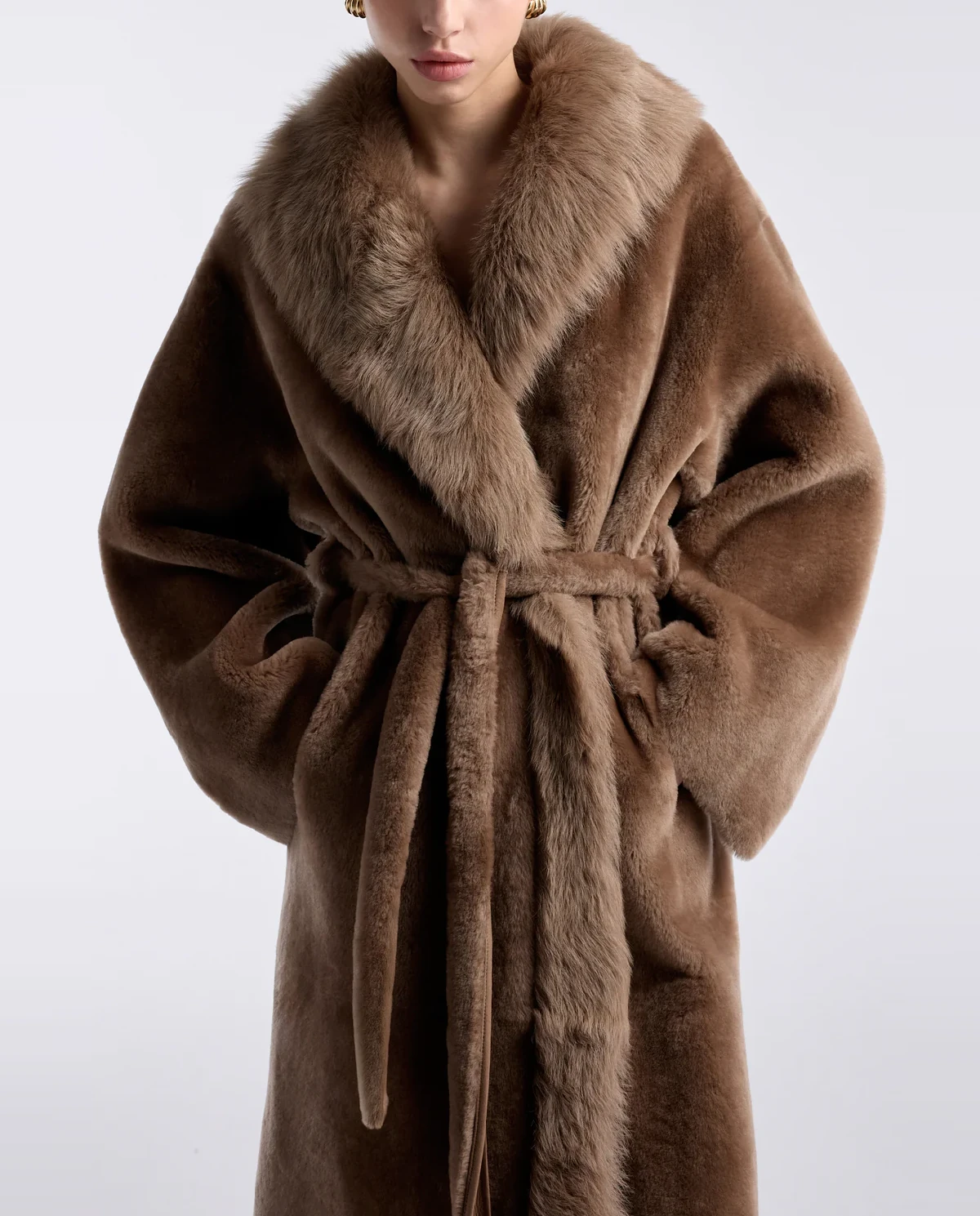 Długi płaszcz z owczej skóry Isadora - Image #4