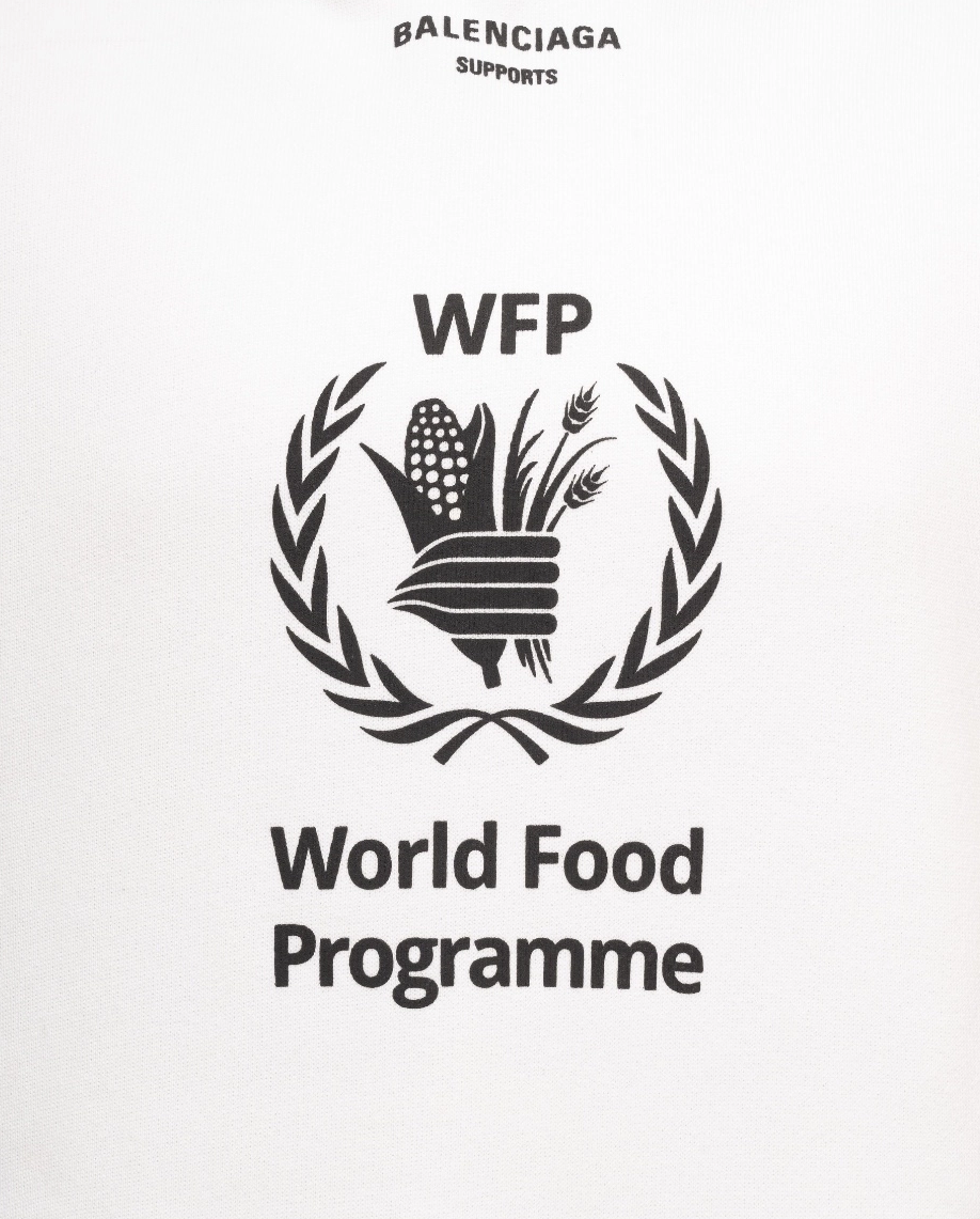 Biała bluza z kapturem 