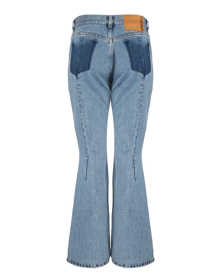 Jeansy z rozszerzanymi nogawkami