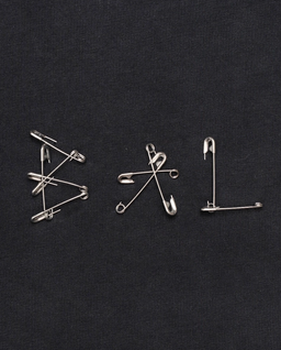 Bluza z kapturem i logo z motywem agrafki - Image #1