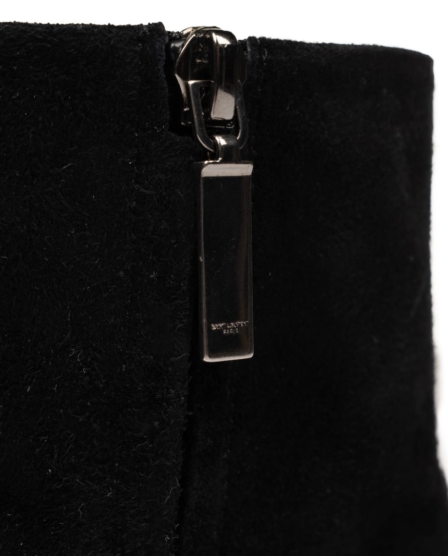 Czarne zamszowe botki z logo - Image #4