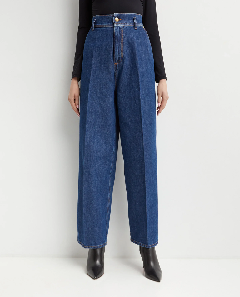 Niebieskie jeansy z wysokim stanem