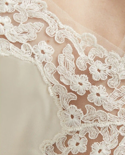 Biały wiskozowy top ze zdobieniem - Image #3