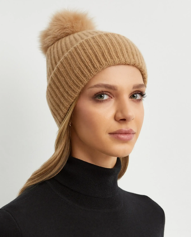 Brązowa kaszmirowa czapka z pomponem