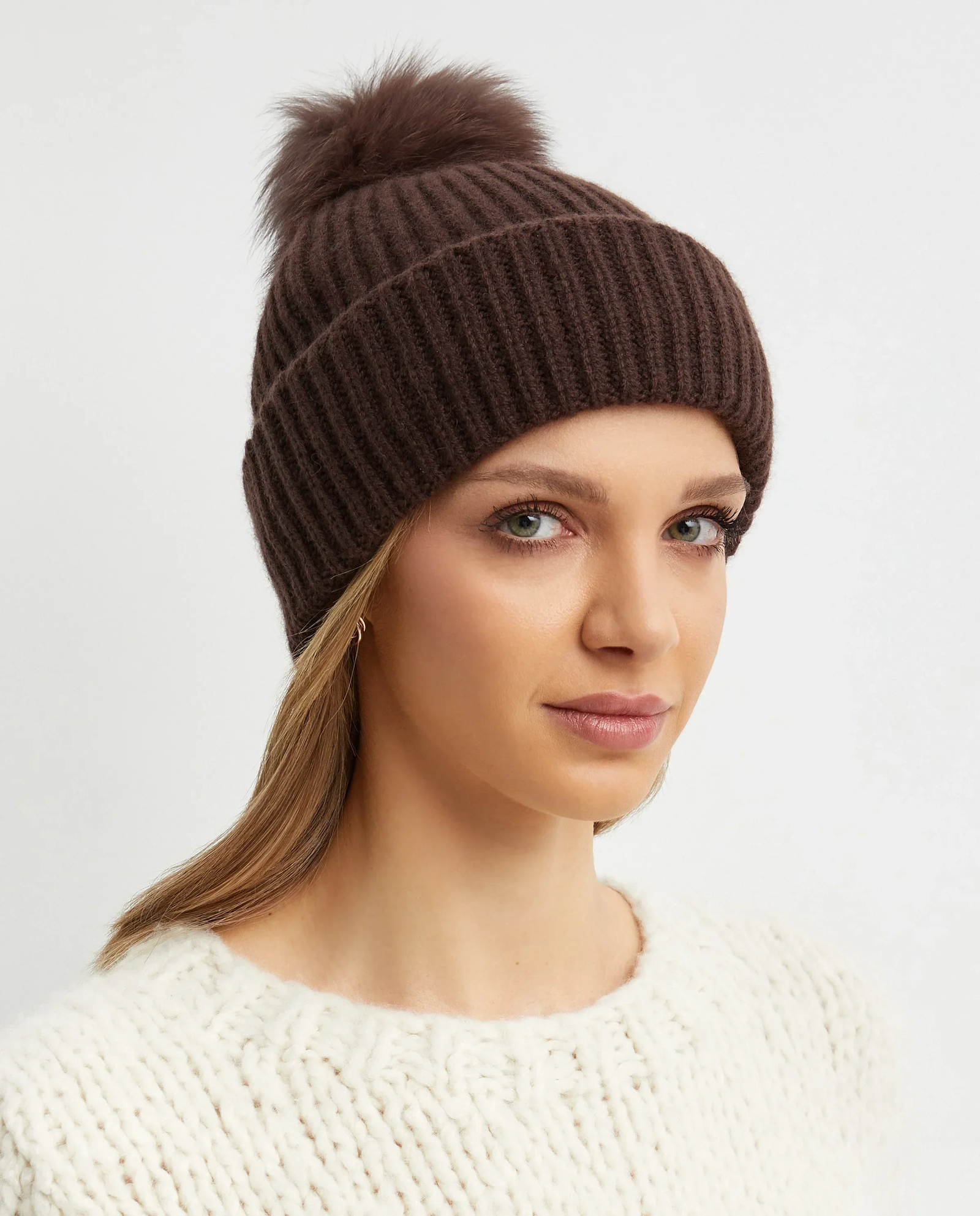 Kaszmirowa czapka z pomponem - Image #1