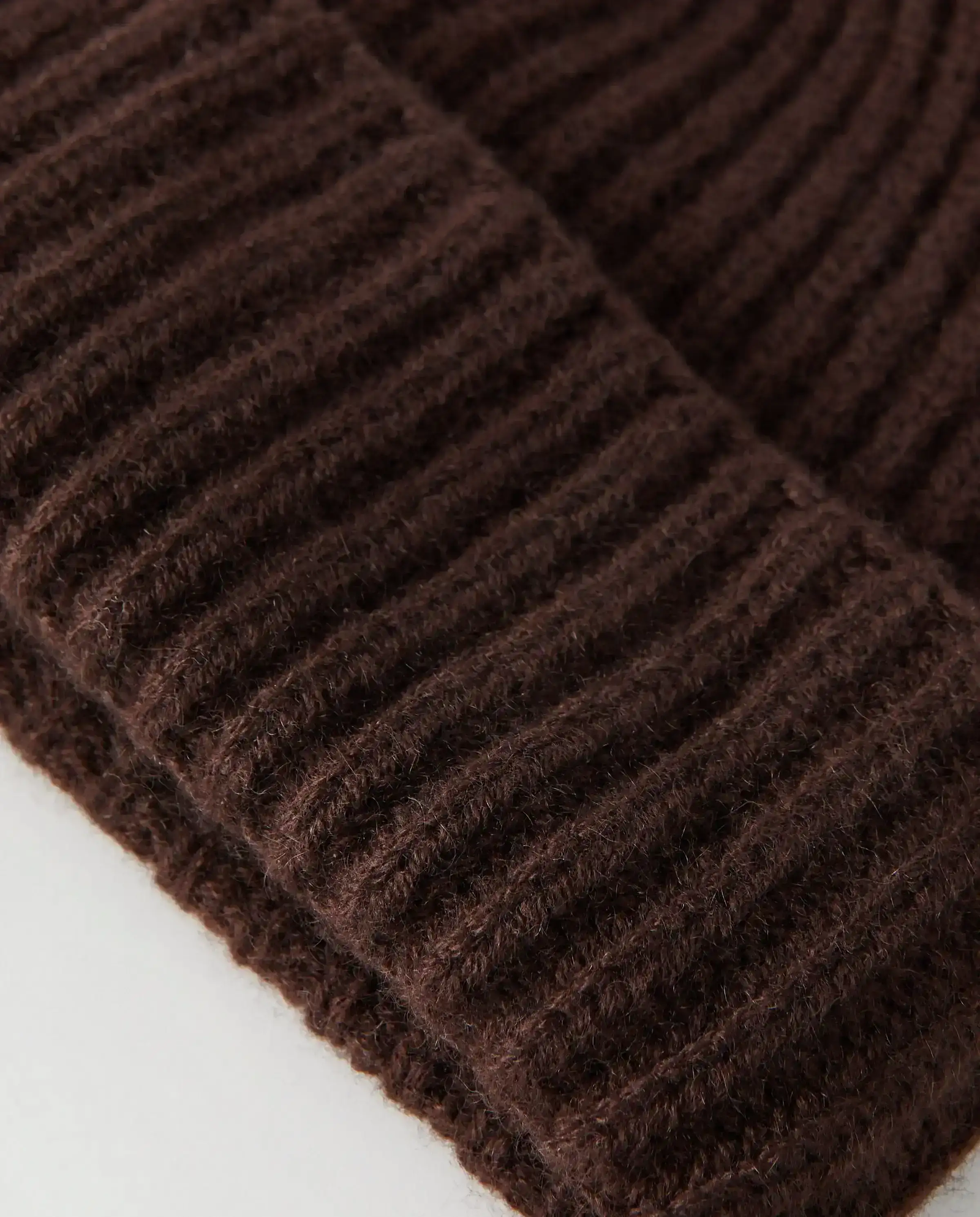 Kaszmirowa czapka z pomponem - Image #2