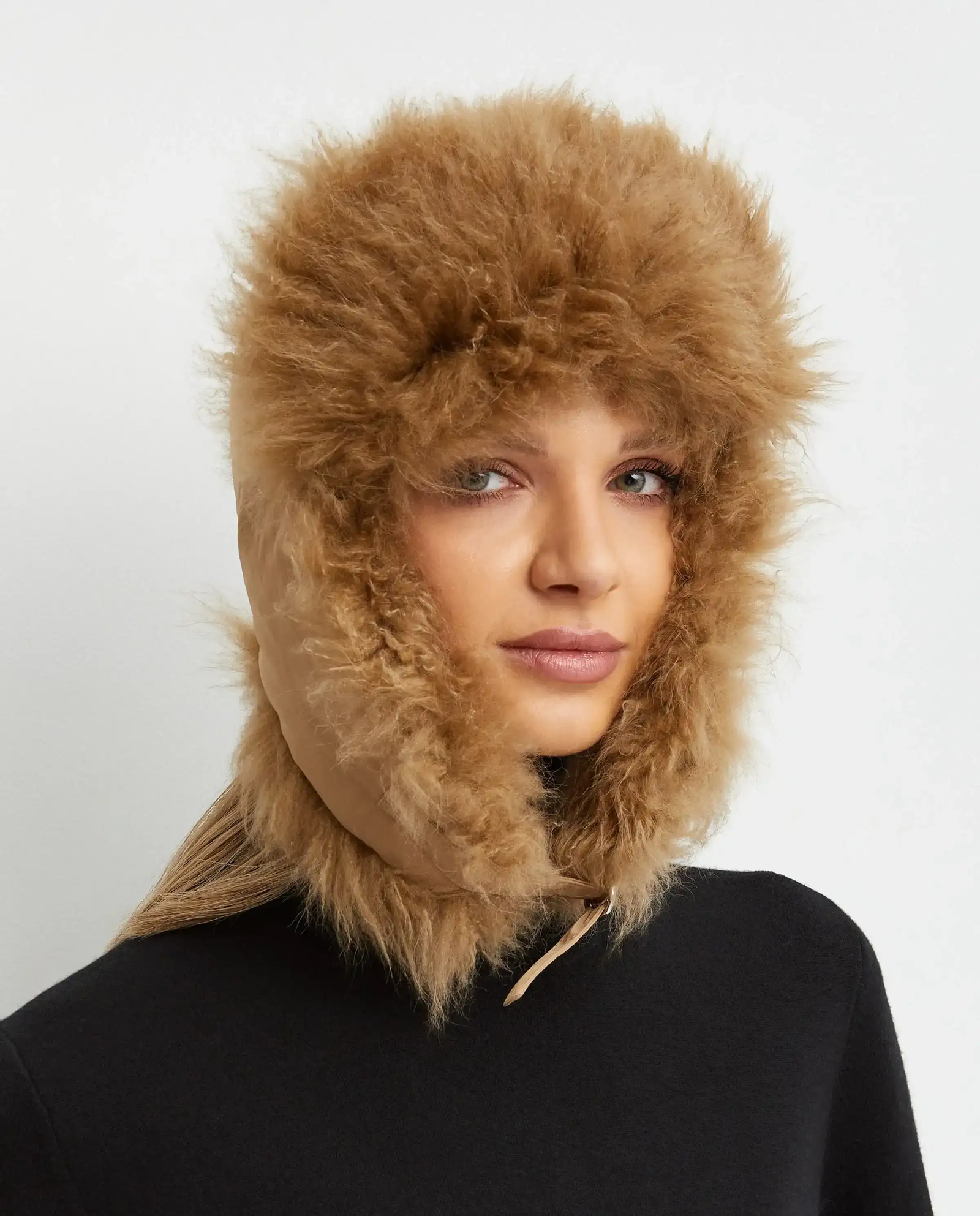 Czapka uszanka z futrem - Image #2