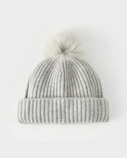 Jasnoszara kaszmirowa czapka z pomponem - Image #0