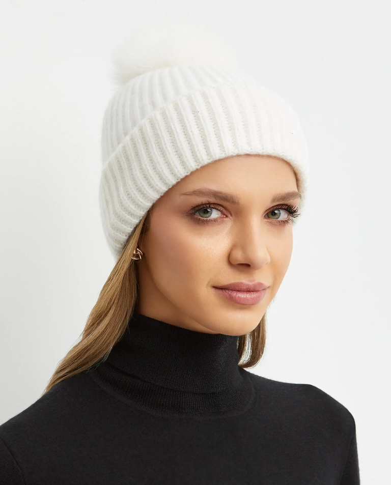 Kaszmirowa czapka z pomponem