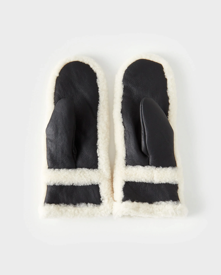 Czarne skórzane rękawiczki