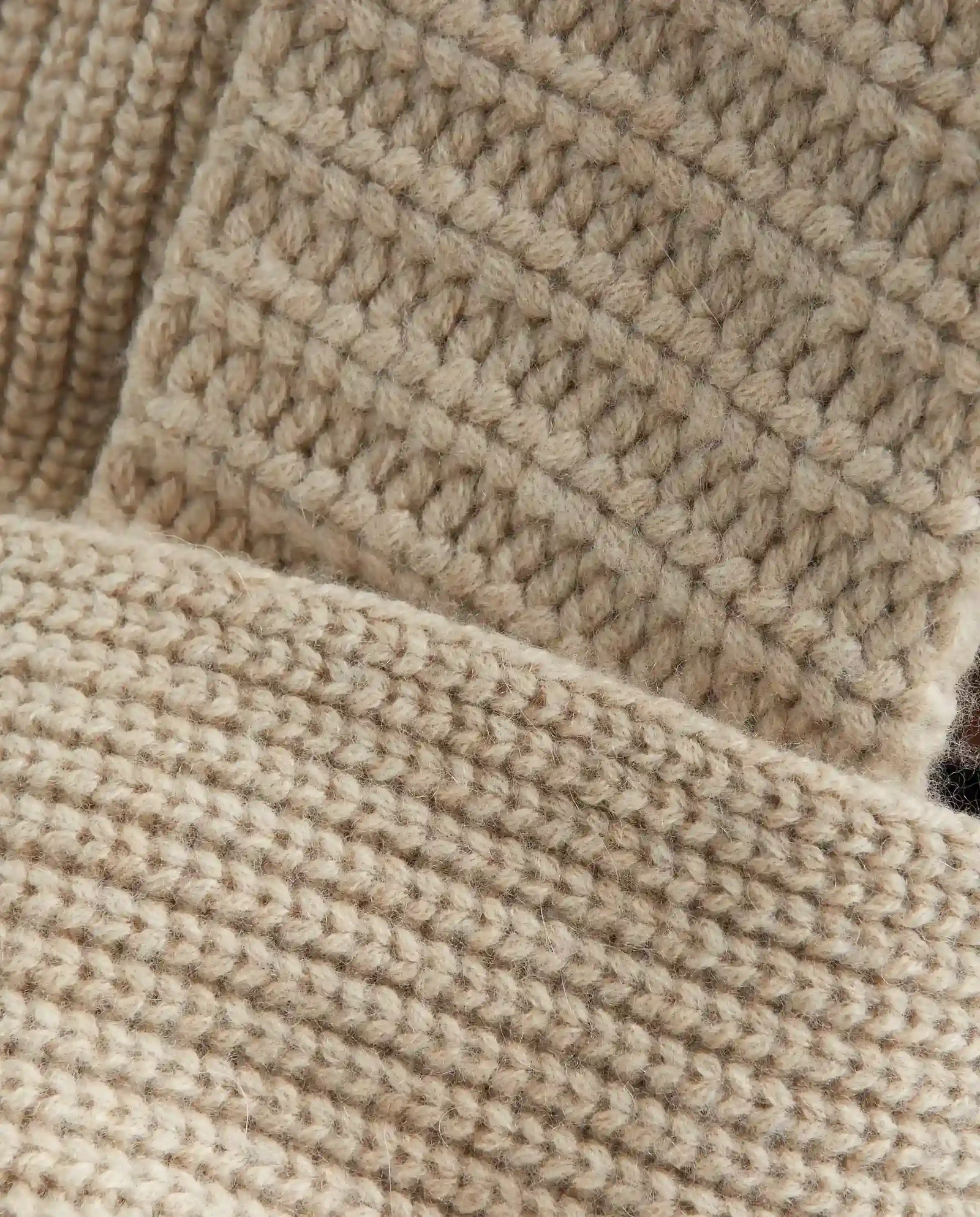 Beżowy szalik z kapturem - Image #3