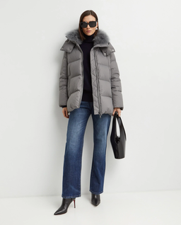 Szara kurtka puchowa z futrzanym kołnierzem - Image #2
