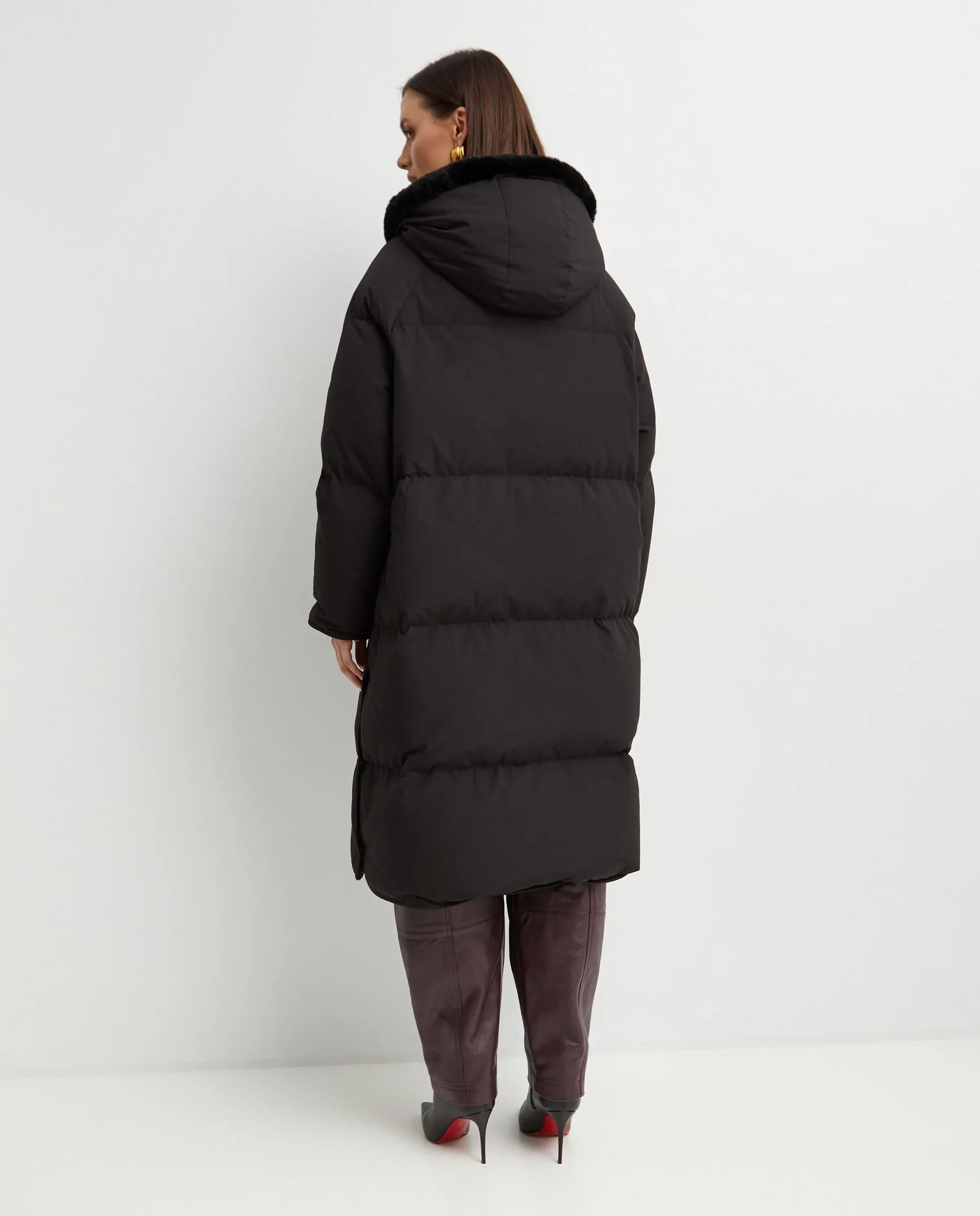 Czarny płaszcz puchowy - Image #4