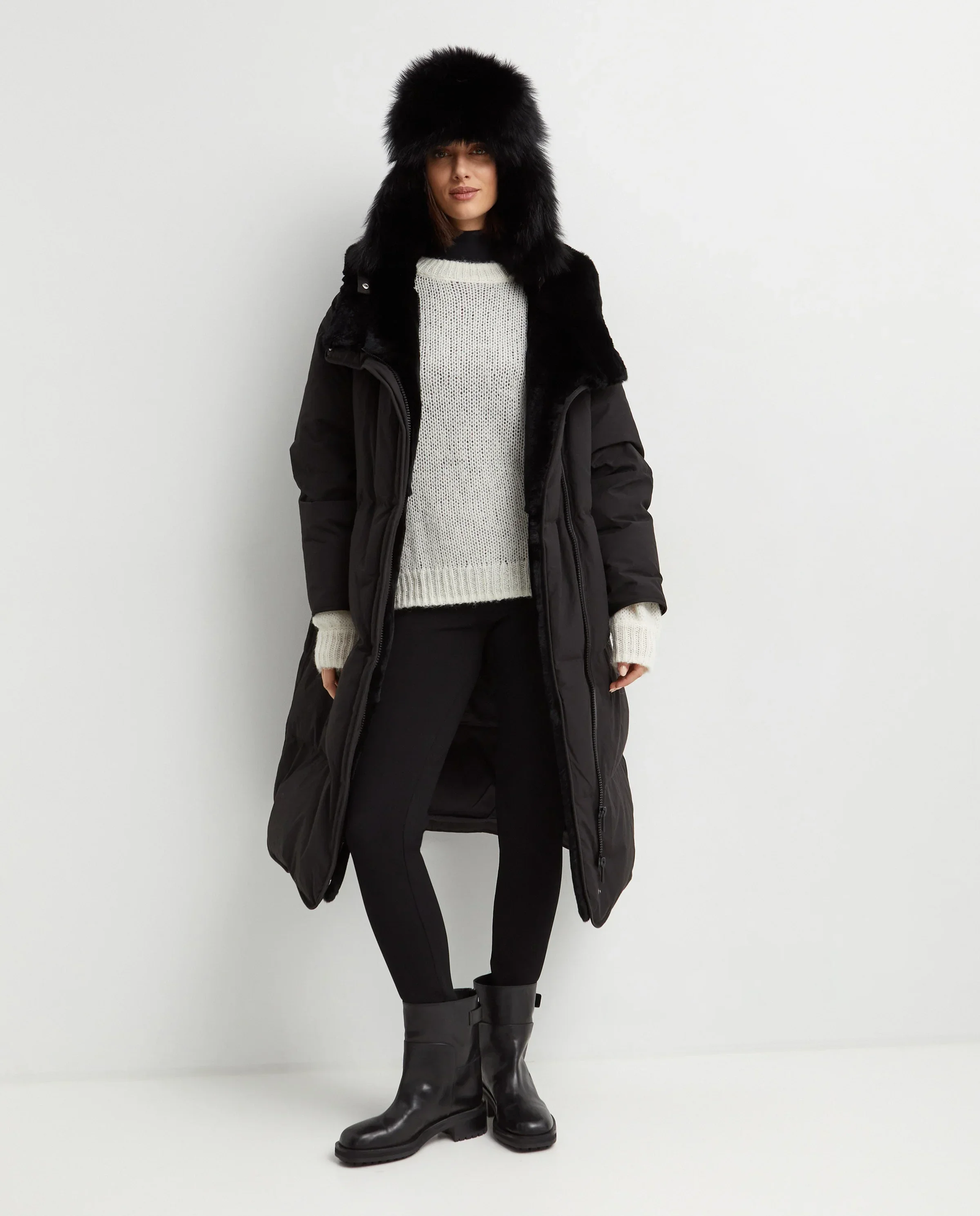 Czarny płaszcz puchowy - Image #3