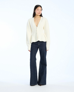 Kremowy kardigan z baskinką - Image #2