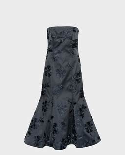 Granatowa sukienka midi z haftowanymi kwiatami - Image #1