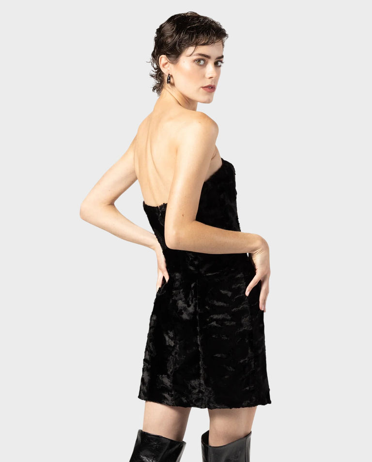 Czarna mini sukienka z futrzanej tkaniny - Image #2