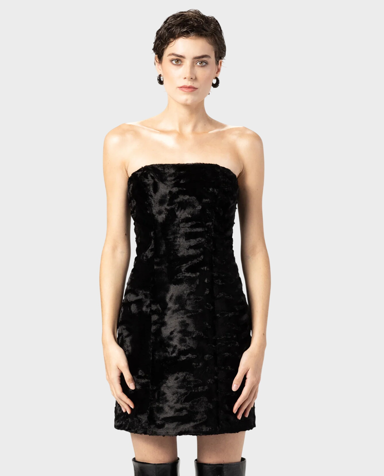 Czarna mini sukienka z futrzanej tkaniny